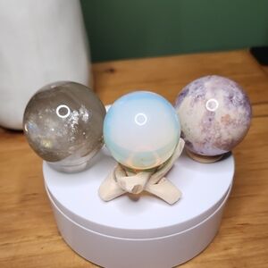 Elegant Crystal Spheres Set Of 3